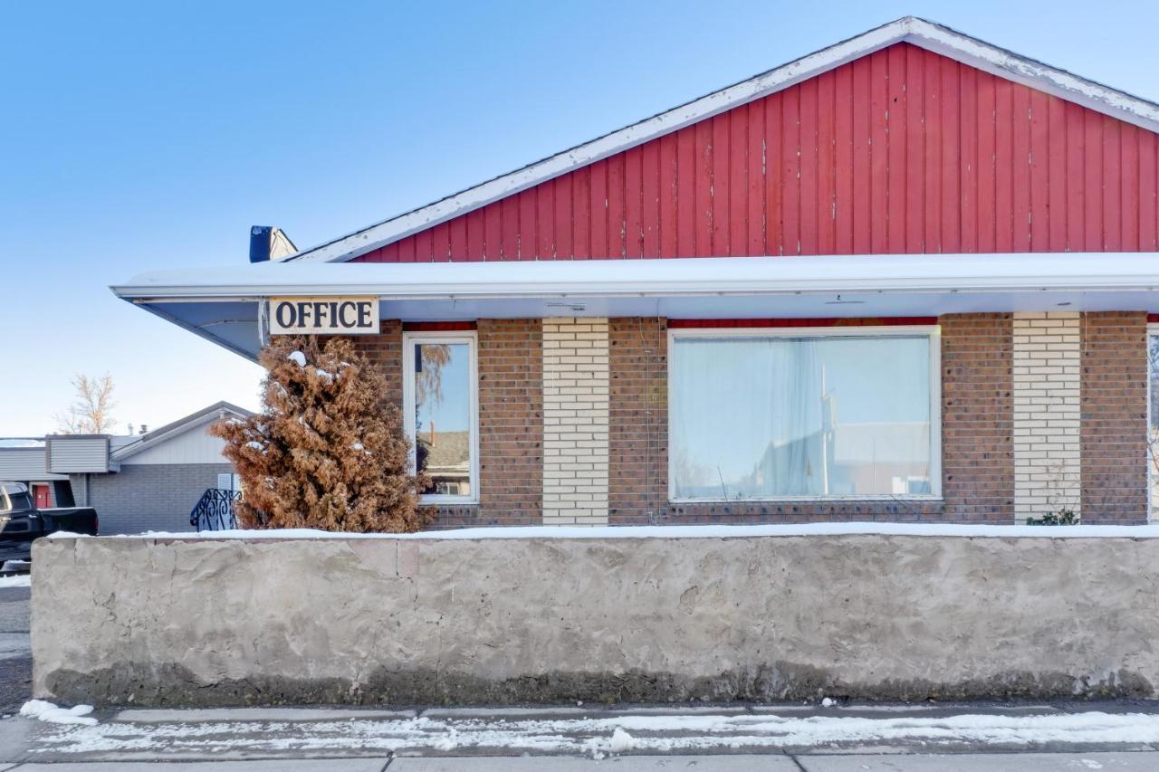 Hotel Bethel - Fort Macleod, Ab Экстерьер фото